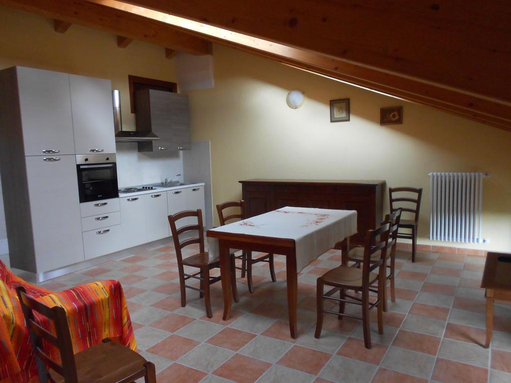 Agriturismo Monrabbioso Apartman Cereseto Szoba fotó