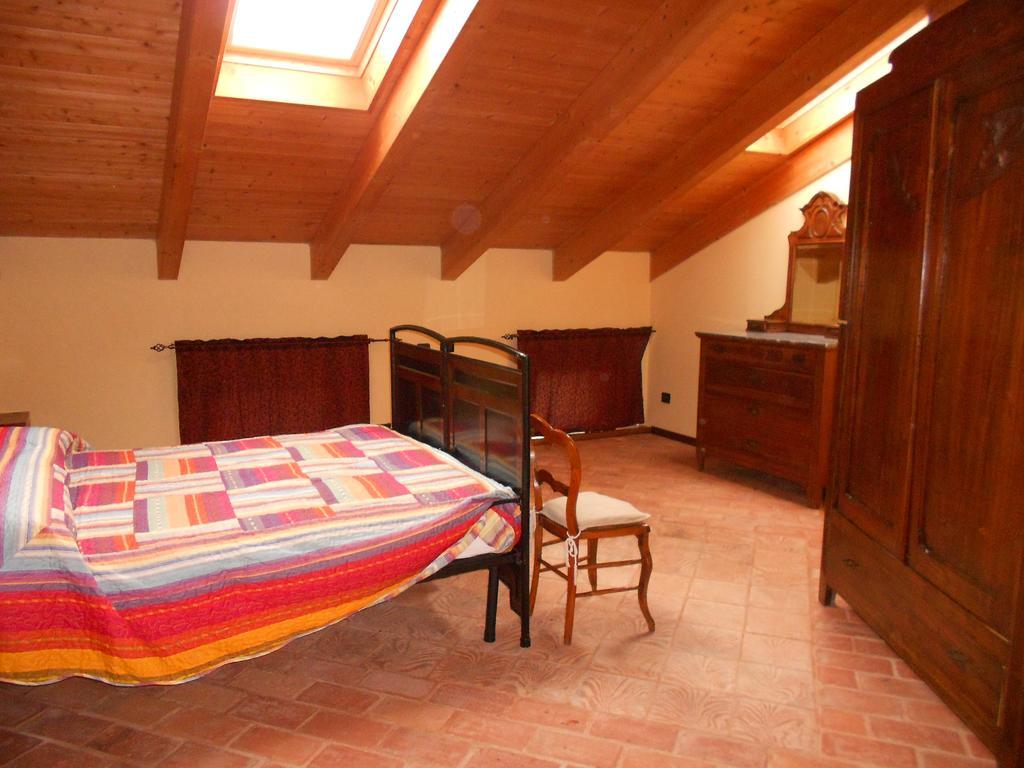 Agriturismo Monrabbioso Apartman Cereseto Szoba fotó